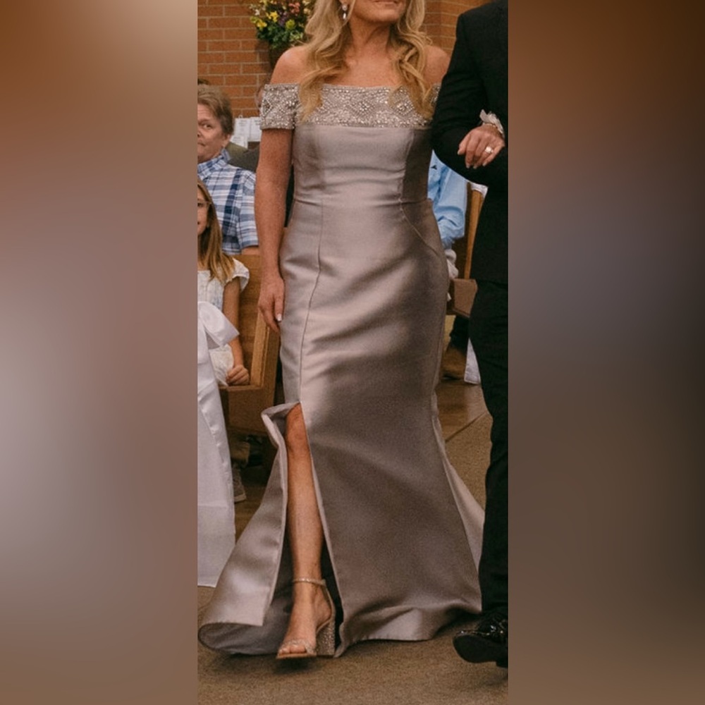 Sophisticated Off-Shoulder Maxi Dress